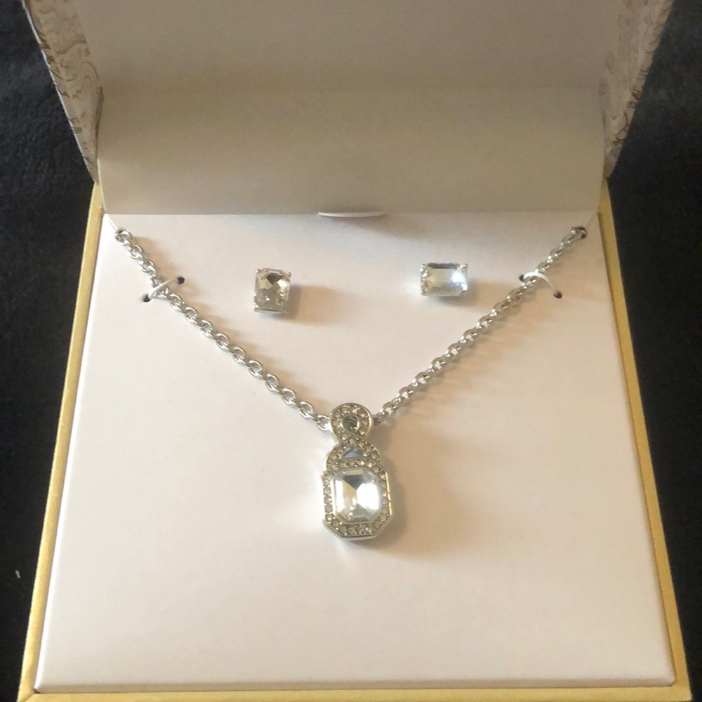 Necklace & earrings set! custom jewelry silver in color.